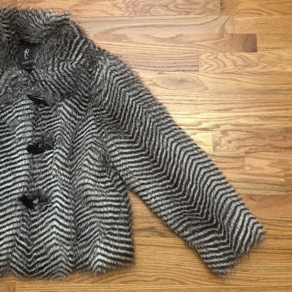 RACHEL ZOE Size Large Zebra Faux Fur Toggle Close Coat Jacket - Picture 6 of 11
